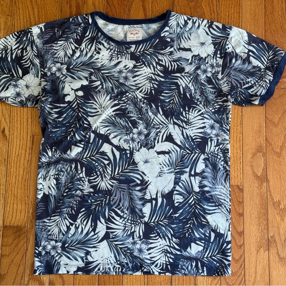 Zara Blue and White Tropical Leaf Short Sleeve Tee